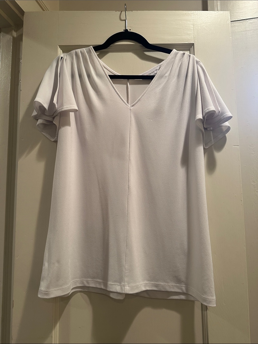 Liz Claiborne White V-Neck Flutter Sleeve Top